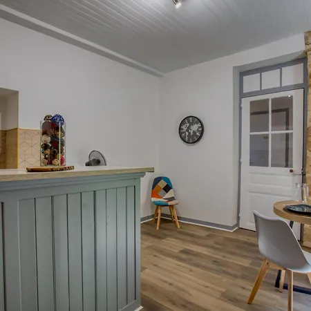 Apartment 2 Pieces, Centre Historique, 